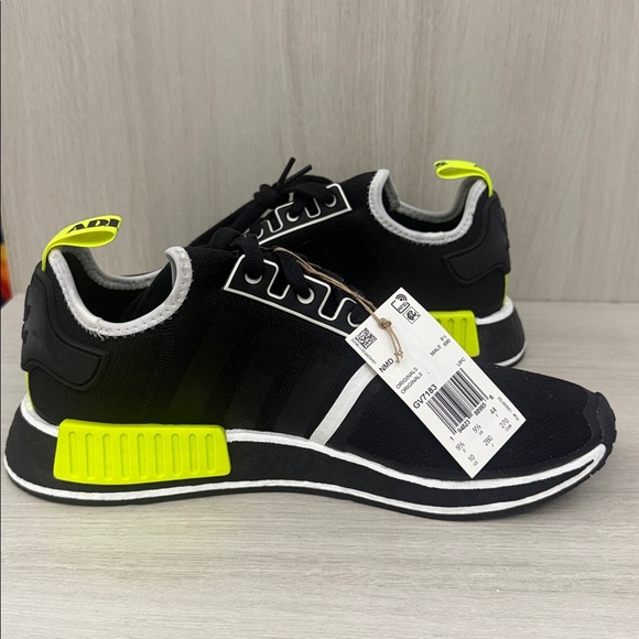 Adidas NMD R1 - Picture 4 of 10